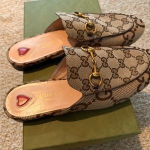 NEW IN BOX: Gucci Women’s Princetown Mules